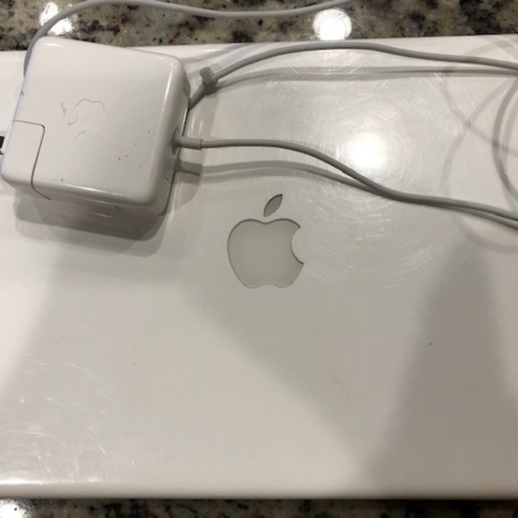 Apple MacBook mid 2007 - Picture 1 of 4